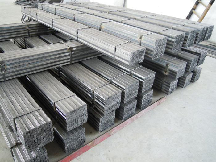 扁钢与传统钢板的特点区别在哪里呢?